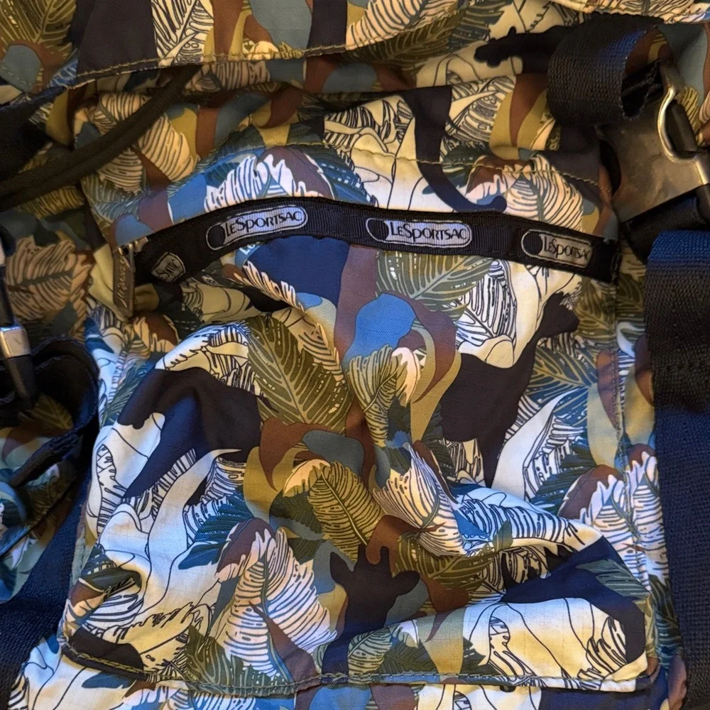 Floral Patterned Backpack - Picture 2 of 4
